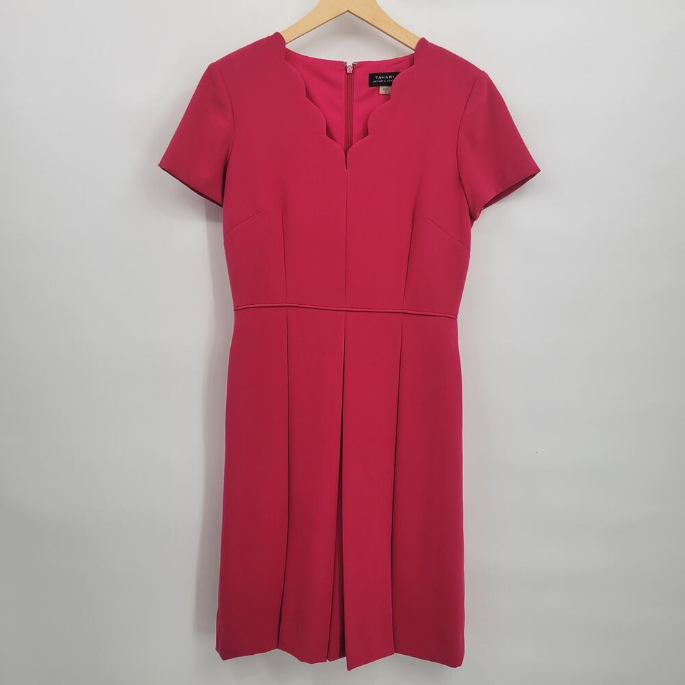 Tahari Arthur S Levine Pink Sheath Dress 6 Pleated Scalloped V Neck